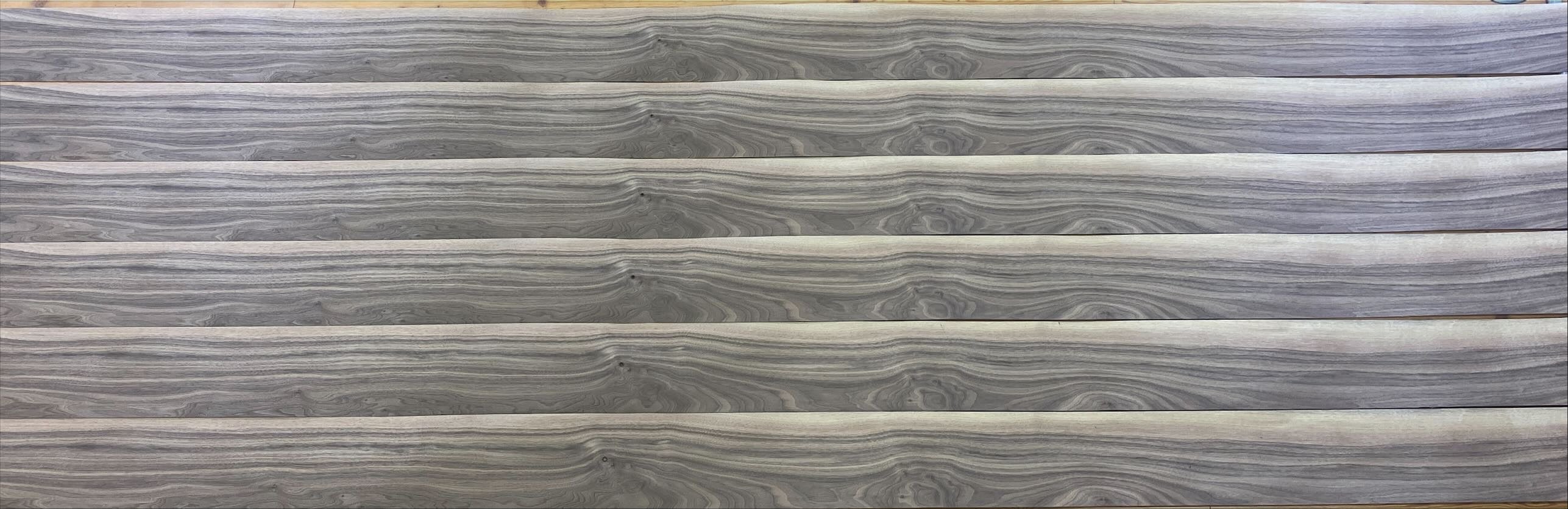 天然木　突板素材シリーズ　ウォールナット板柾込み (厚0.5mm程度、巾190mm程度、長3,500mm程度) 24枚セット